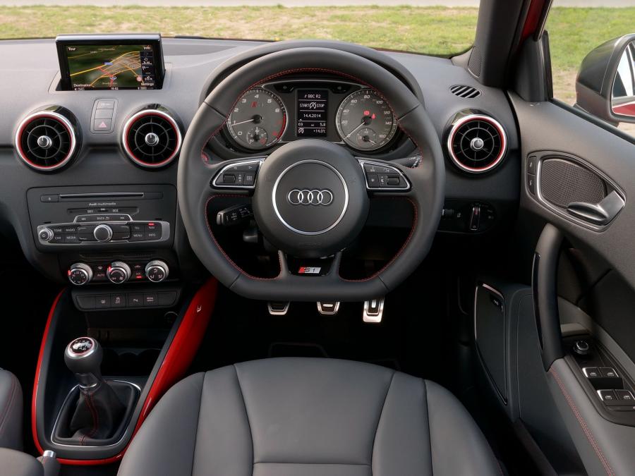 Торпедо Audi S1 Sportback (8X) 2014 года  (UK) (фото 3 из 15)